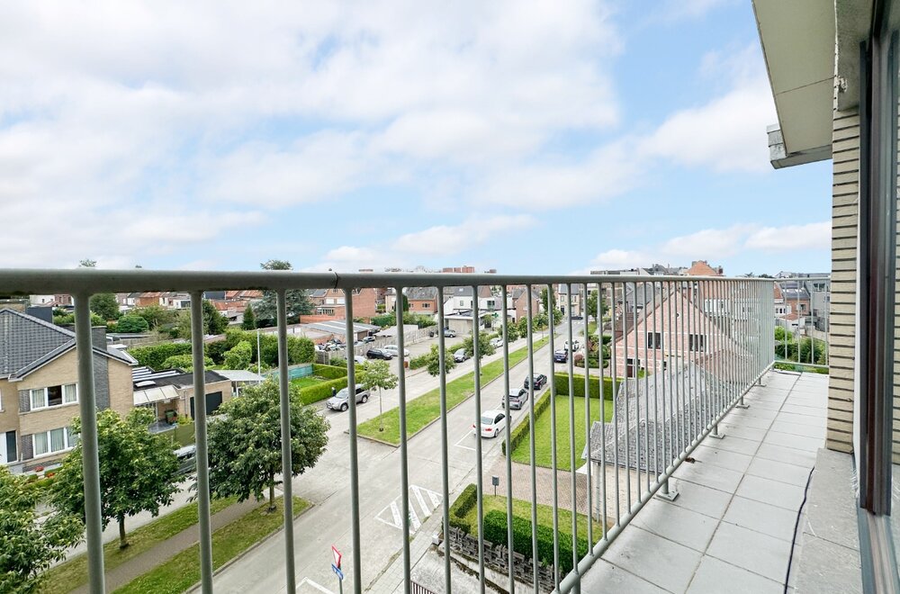 te-koop-appartement-met-balkon-garage-en-bergruimte-op-centrale-ligging-te-zottegem007.jpg