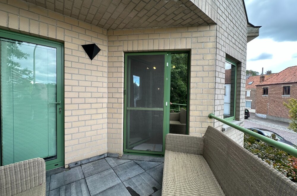 te-koop-instapklaar-3-slaapkamerappartement-met-terras-en-garage-aan-het-kluisbos011.jpg