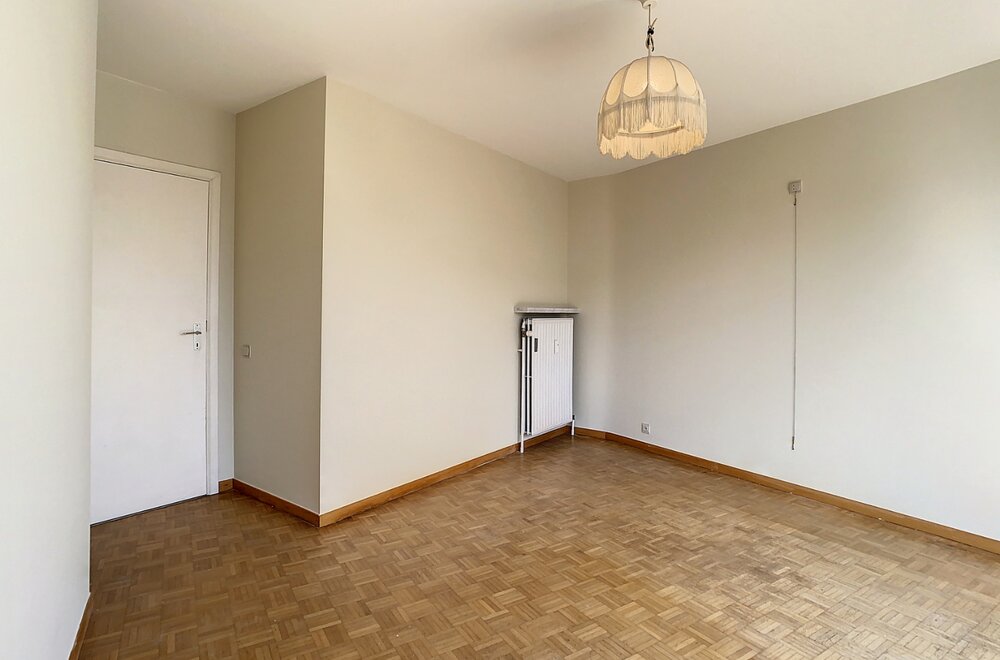 te-koop-lichtrijk-dakappartement-met-twee-terrassen-en-garage-in-hartje-oudenaarde012.jpg