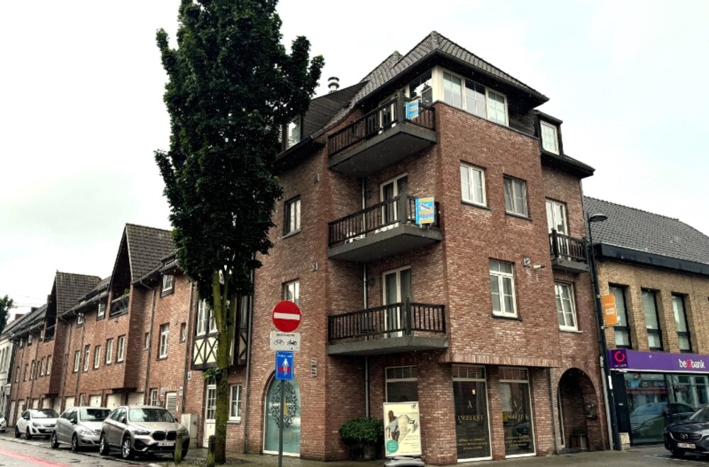 schitterend-recent-en-goed-onderhoud-drie-slaapkamer-duplex-appartement-in-het-centrum-van-harelbeke-te-koop-via-expert-immo001.jpg