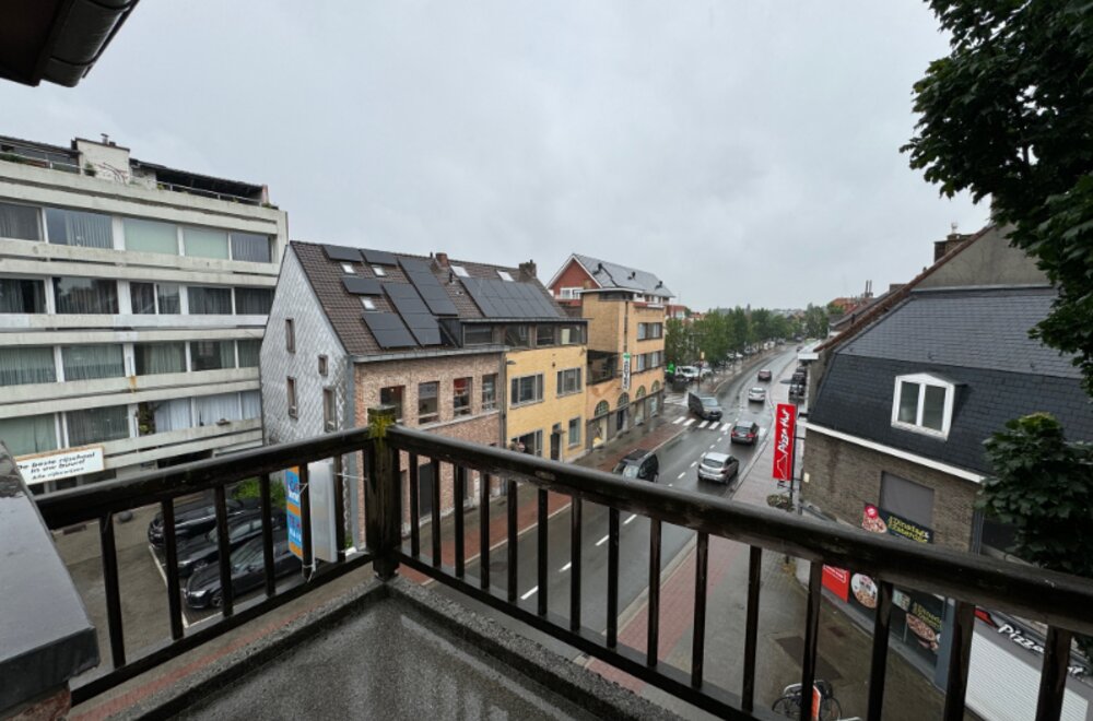 schitterend-recent-en-goed-onderhoud-drie-slaapkamer-duplex-appartement-in-het-centrum-van-harelbeke-te-koop-via-expert-immo004.jpg