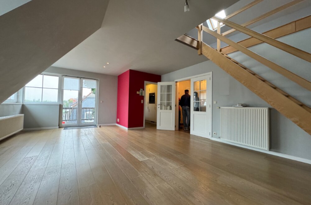 schitterend-recent-en-goed-onderhoud-drie-slaapkamer-duplex-appartement-in-het-centrum-van-harelbeke-te-koop-via-expert-immo007.jpg