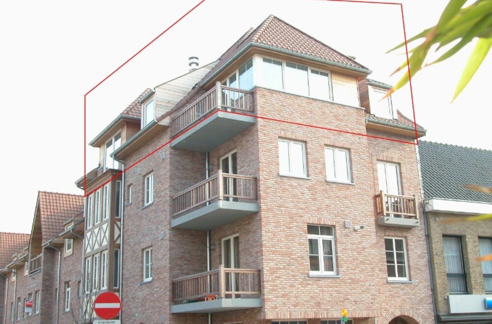 schitterend-recent-en-goed-onderhoud-drie-slaapkamer-duplex-appartement-in-het-centrum-van-harelbeke-te-koop-via-expert-immo018.jpg