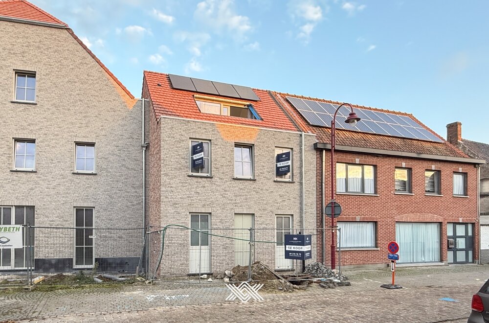 nieuwbouwwoning-met-vier-slaapkamers-terras-en-tuin-6-btw-mogelijk002.jpg