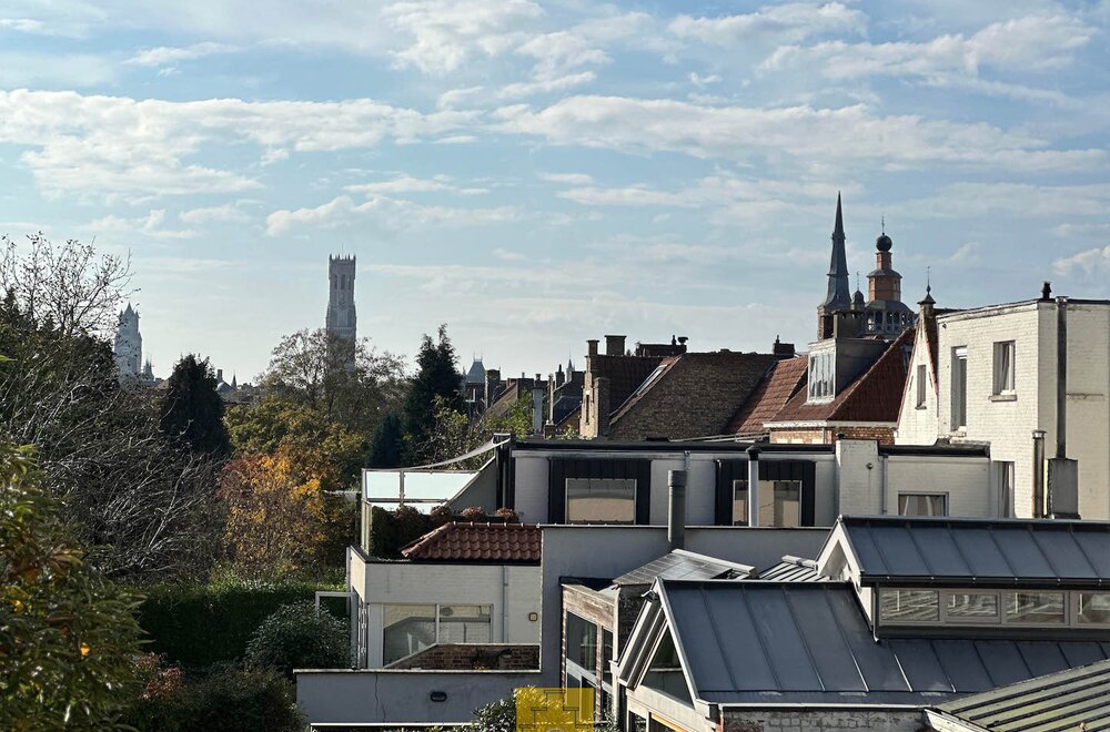 riante-stadsvilla-in-knokse-stijl-met-grote-garage-diverse-terrassen-en-sublieme-tuin-zicht-op-de-molens-en-alle-brugse-torens-grondoppervlakte-655-m2037.jpg