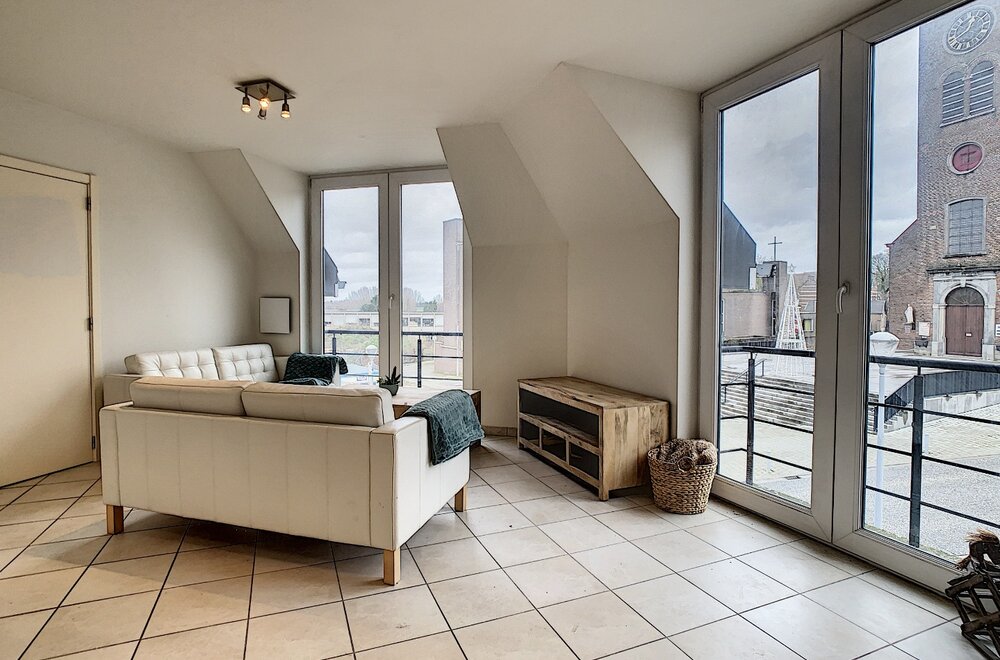 te-koop-instapklaar-2-slaapkamer-appartement-nabij-de-markt-005.jpg