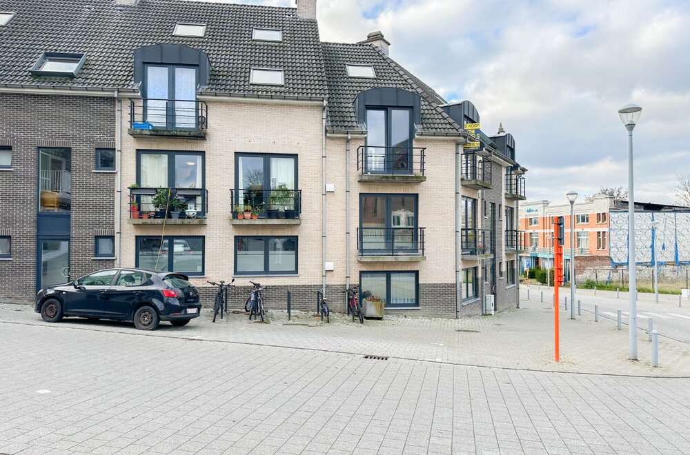 te-koop-instapklaar-2-slaapkamer-appartement-nabij-de-markt-012.jpg