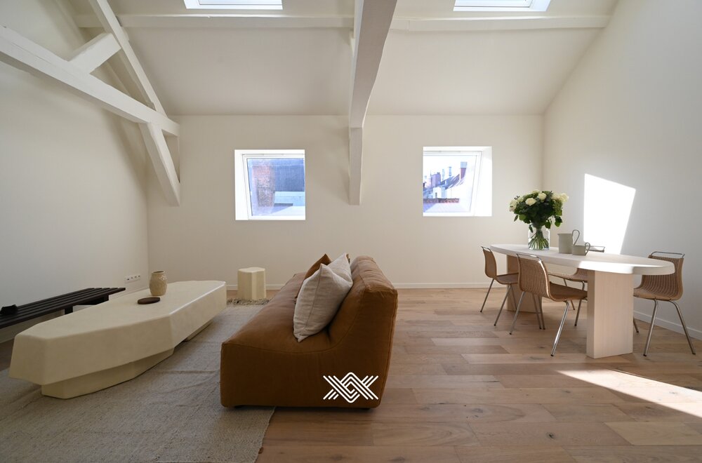 tweeslaapkamer-appartement-met-loggia-op-2e-verdieping-in-het-historische-hart-van-gent004.jpg