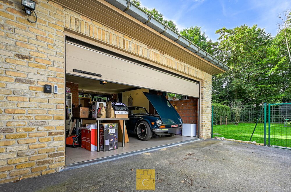 ruime-villa-op-een-zonnig-perceel-aan-de-rand-van-het-bos-heel-veel-privacy-met-zwemspa-en-barrelsauna-grote-garage-perceel-1050-m2020.jpg