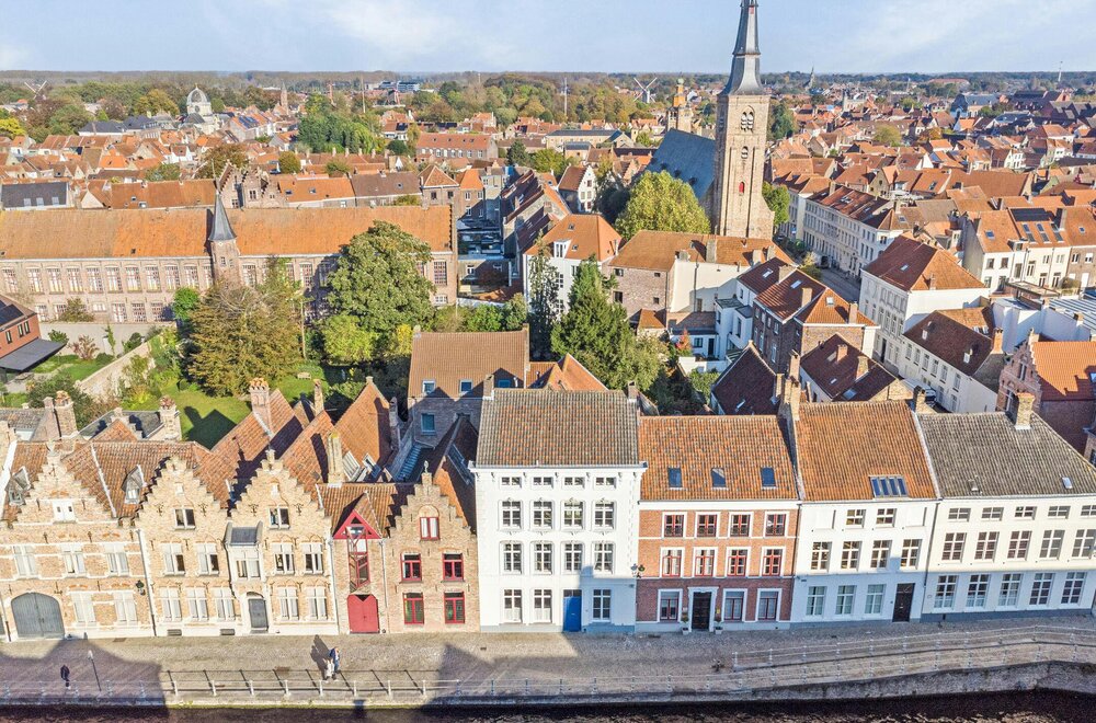 unieke-eigendom-met-zicht-op-de-sint-annarei-in-brugge024.jpg