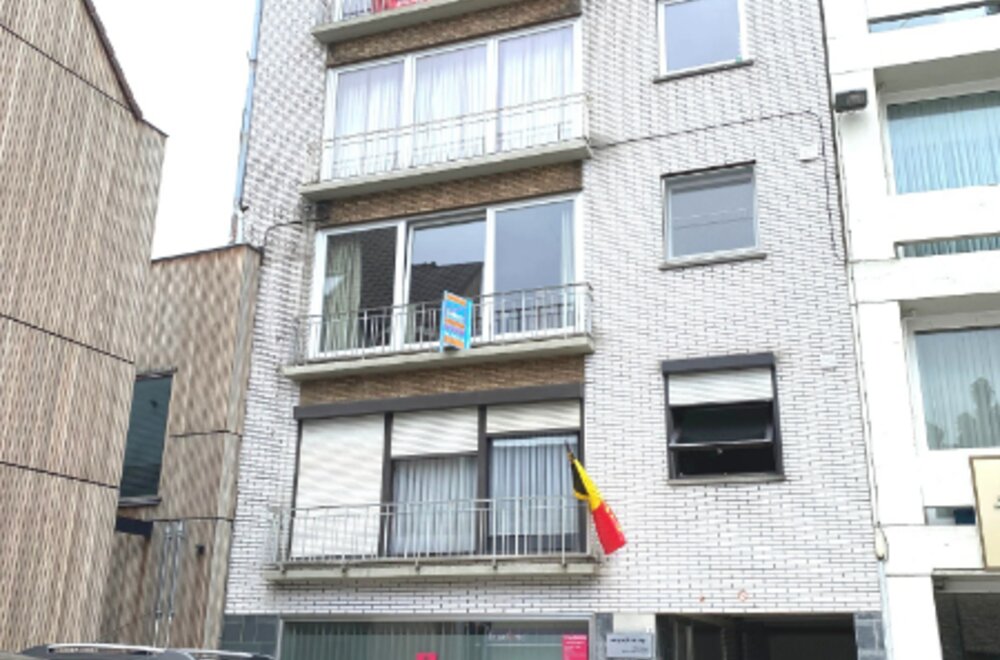 gelegen-in-het-centrum-compleet-gerenoveerd-appartement-te-koop-via-expert-immo002.jpg