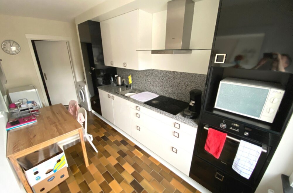 gelegen-in-het-centrum-compleet-gerenoveerd-appartement-te-koop-via-expert-immo005.jpg