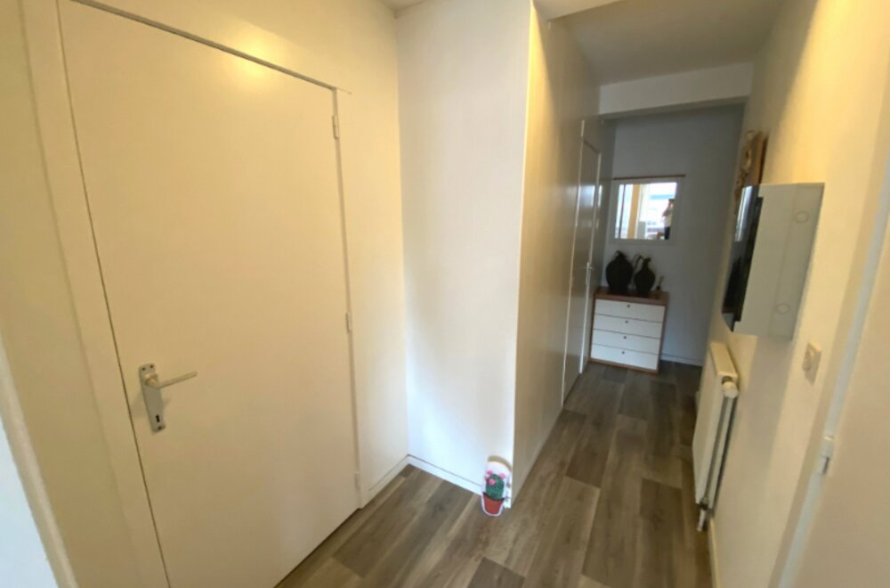 gelegen-in-het-centrum-compleet-gerenoveerd-appartement-te-koop-via-expert-immo006.jpg