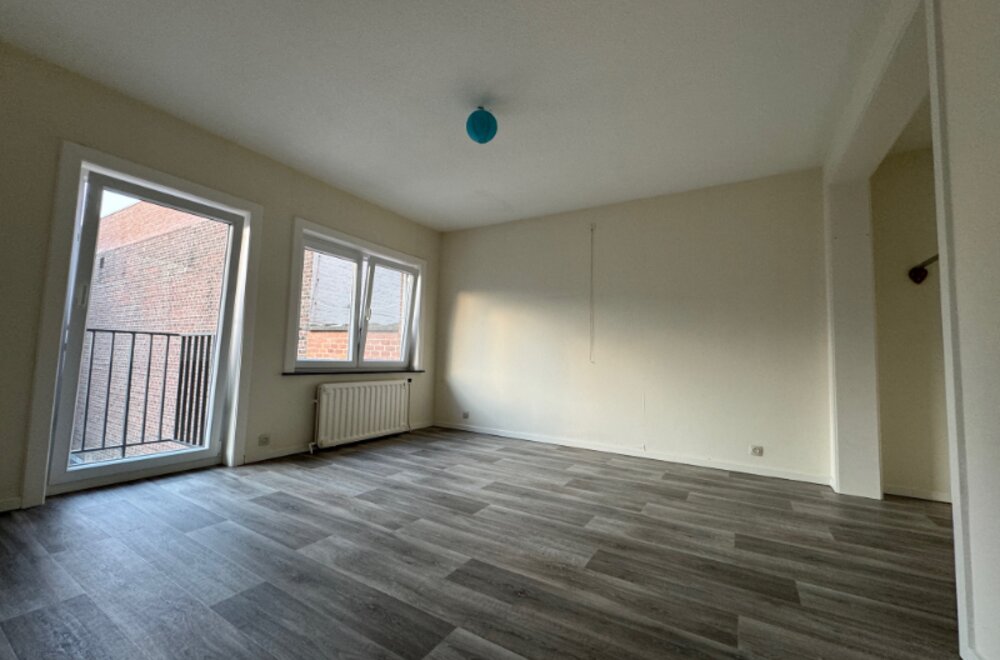 gelegen-in-het-centrum-compleet-gerenoveerd-appartement-te-koop-via-expert-immo012.jpg