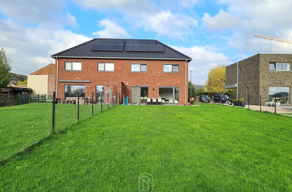 toffe-recente-energiezuinige-woning-met-zonnepanelen-grote-tuin-004.jpg