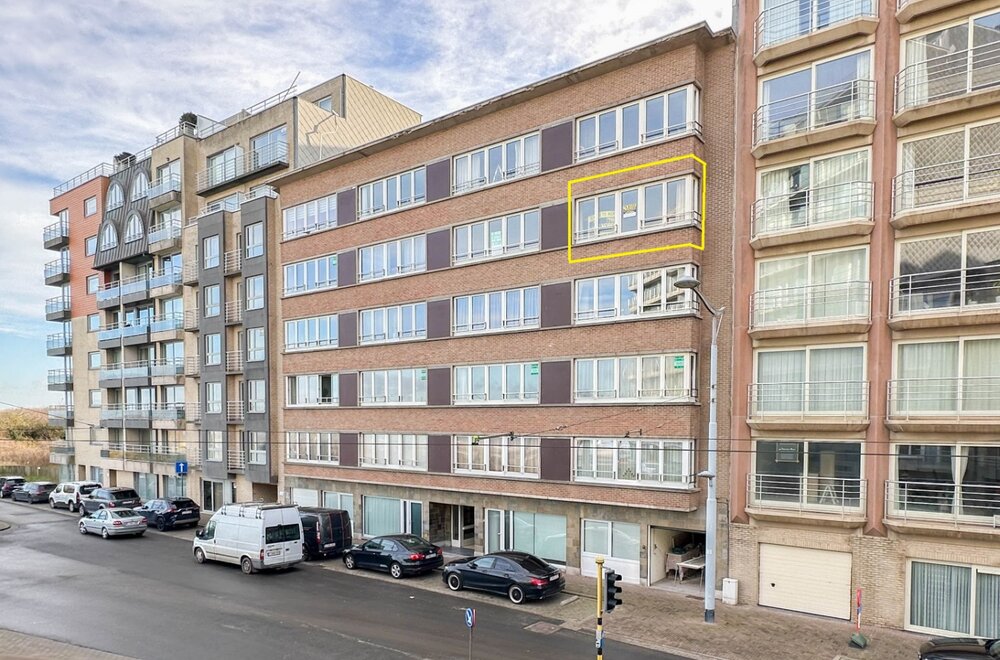 te-koop-appartement-met-garage-en-zeezicht-te-middelkerke001.jpg