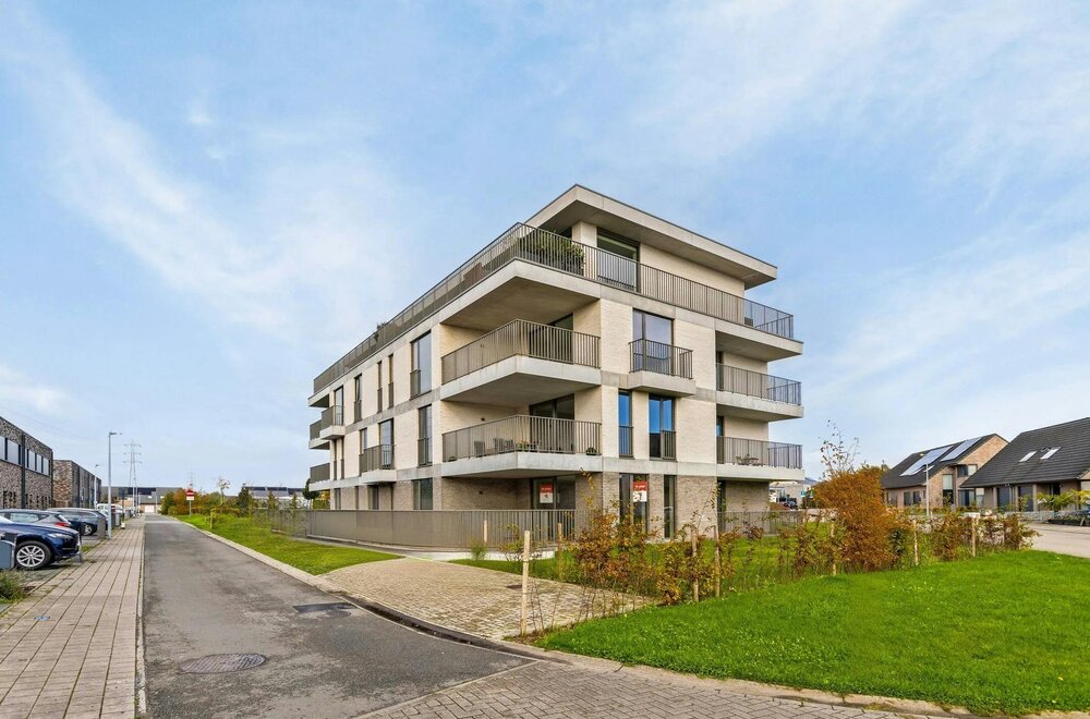 modern-appartement-met-prachtig-terras-te-koop-in-rumbeke001.jpg