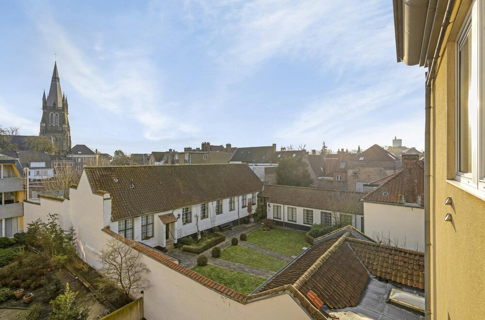 zeer-ruim-appartement-met-3-slaapkamers-te-koop-in-brugge007.jpg