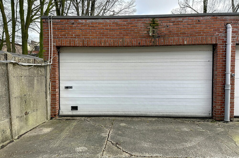 ruime-garagebox-te-koop-op-de-rietschoorvelden-in-merksem-001.jpg