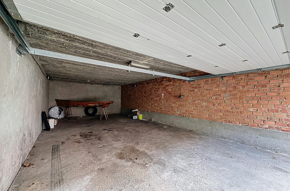 ruime-garagebox-te-koop-op-de-rietschoorvelden-in-merksem-004.jpg