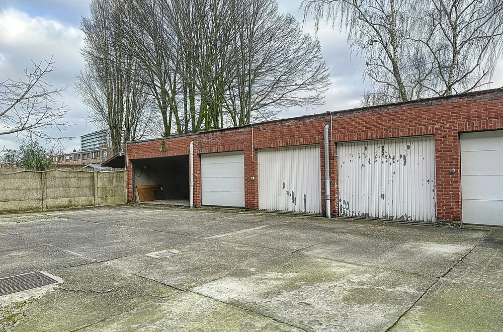 ruime-garagebox-te-koop-op-de-rietschoorvelden-in-merksem-006.jpg