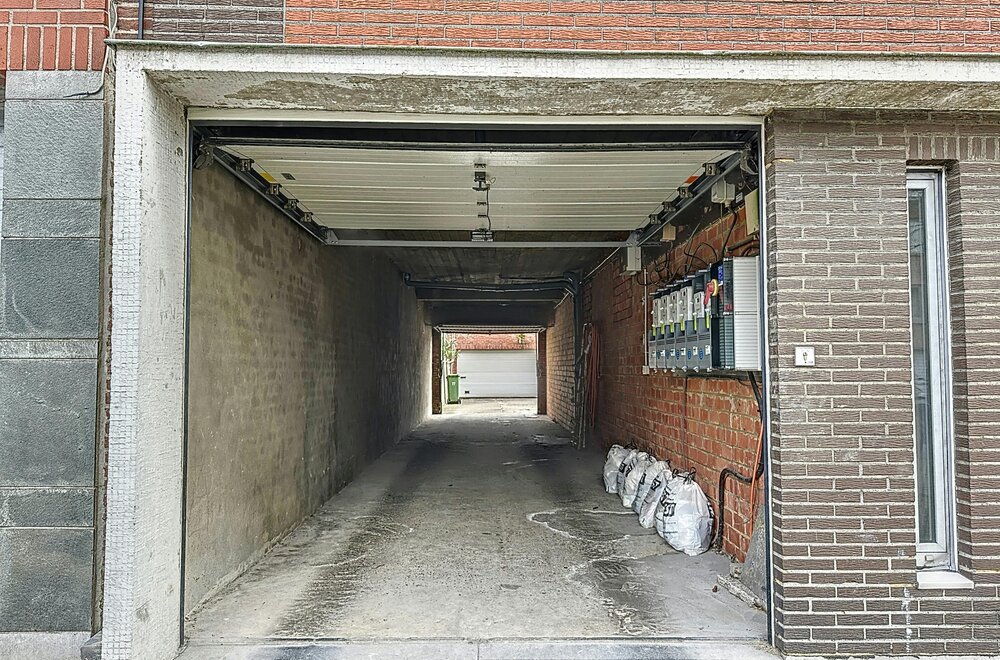 ruime-garagebox-te-koop-op-de-rietschoorvelden-in-merksem-008.jpg