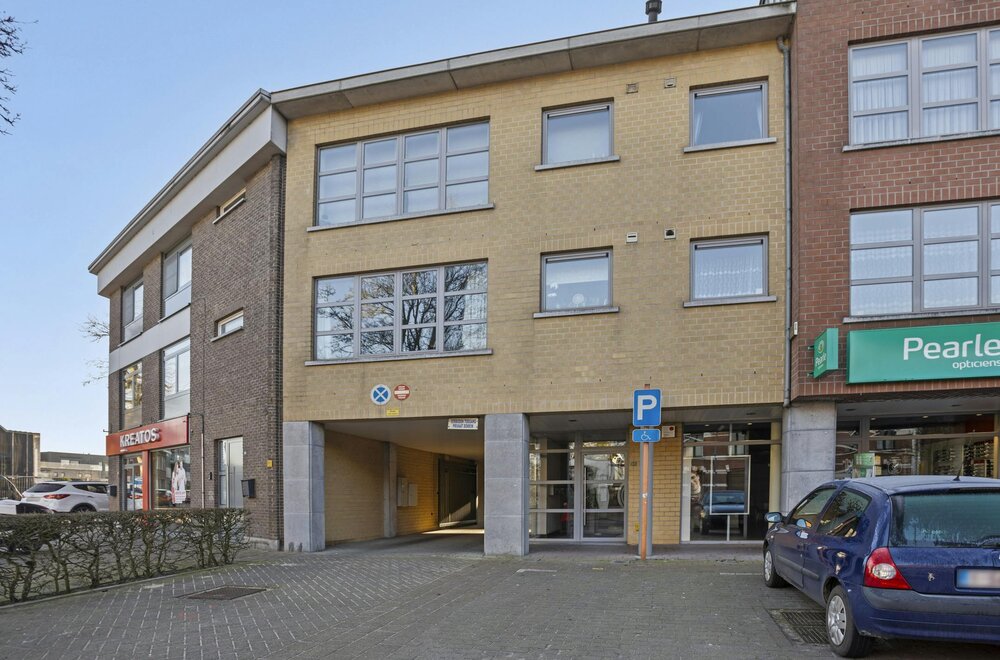 appartement-met-2-slaapkamers-terras-en-2-garages-te-koop-001.jpg