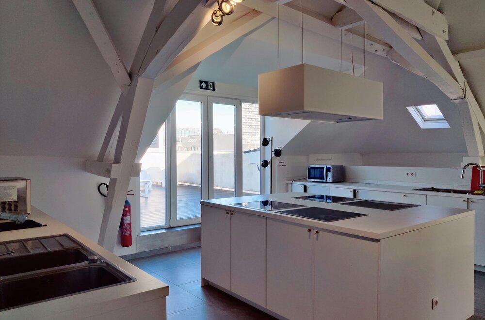 charmante-studio-33m-te-koop-in-het-centrum-van-brussel004.jpg