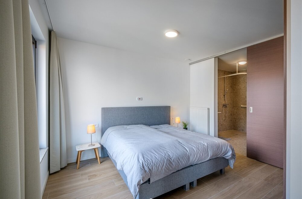 lichtrijke-en-nieuwe-assistentiewoning-met-n-slaapkamer-te-koop-te-rupelmonde005.jpg