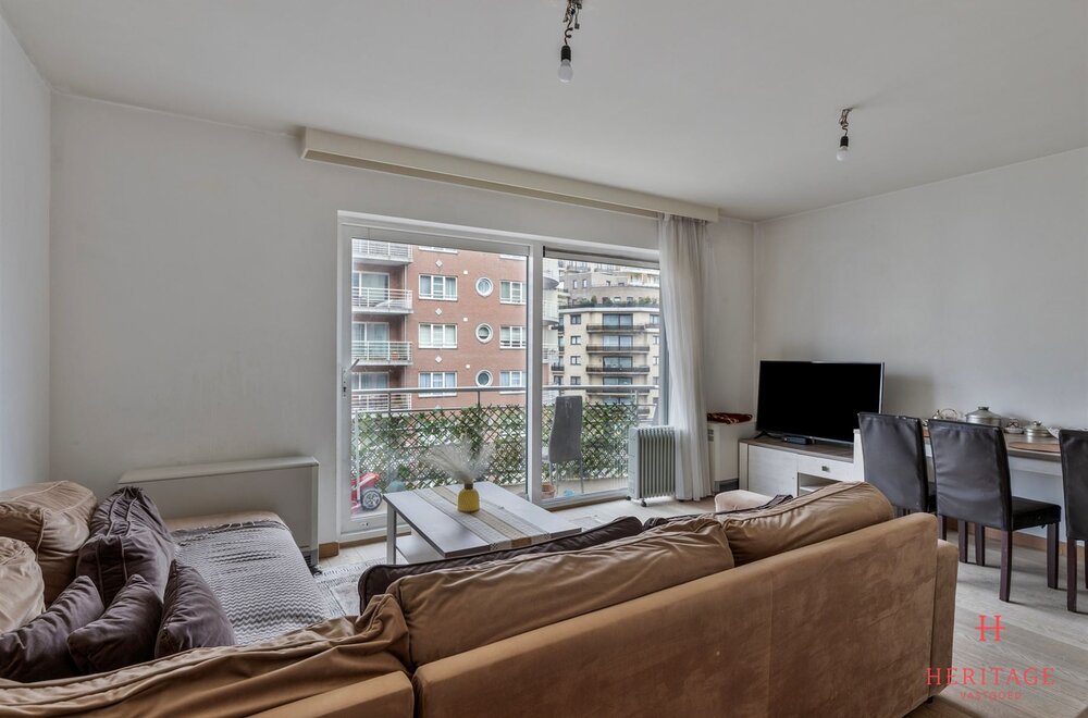 instapklaar-2-slpk-appartement-te-sint-jans-molenbeek004.jpg