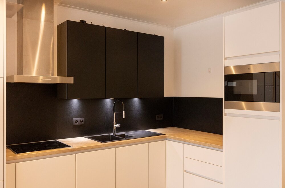 meergezinswoning-met-handels-woongelijkvloers-en-twee-extra-appartementen-centraal-meulebeke-007.jpg