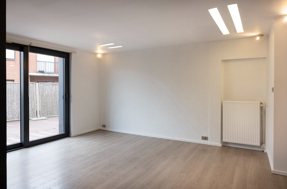 meergezinswoning-met-handels-woongelijkvloers-en-twee-extra-appartementen-centraal-meulebeke-010.jpg