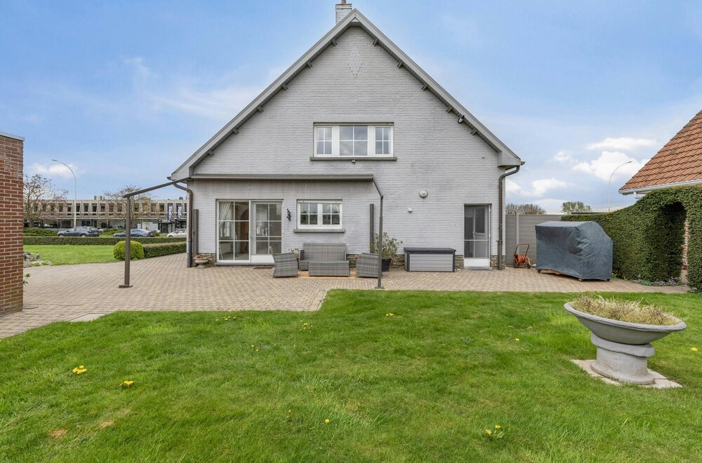 villa-op-een-perceel-van-ca-3-436m-te-koop-in-aartselaar021.jpg