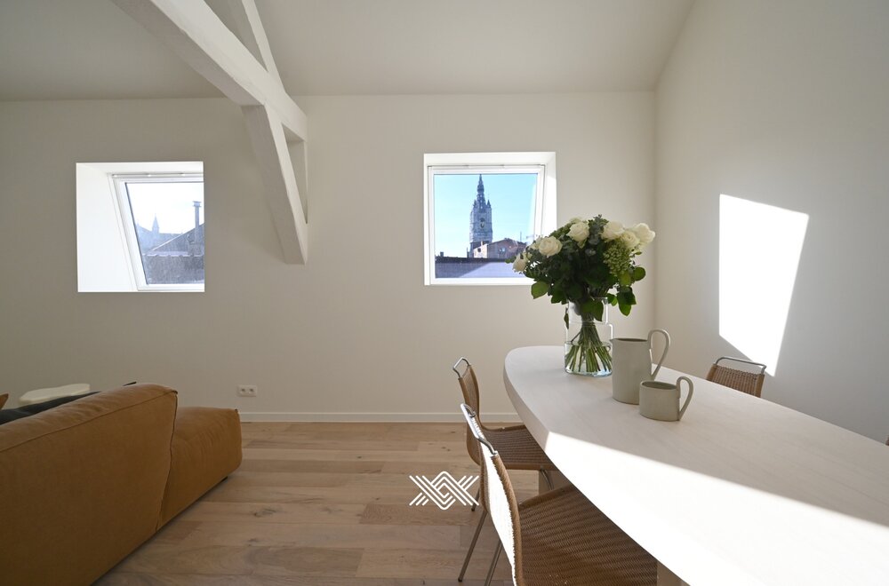 tweeslaapkamer-appartement-met-loggia-op-2e-verdieping-in-het-historische-hart-van-gent004.jpg