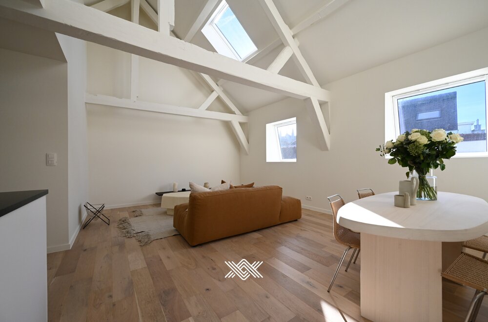 tweeslaapkamer-appartement-met-loggia-op-2e-verdieping-in-het-historische-hart-van-gent007.jpg