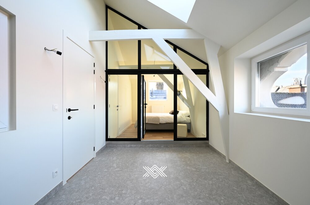tweeslaapkamer-appartement-met-loggia-op-2e-verdieping-in-het-historische-hart-van-gent016.jpg