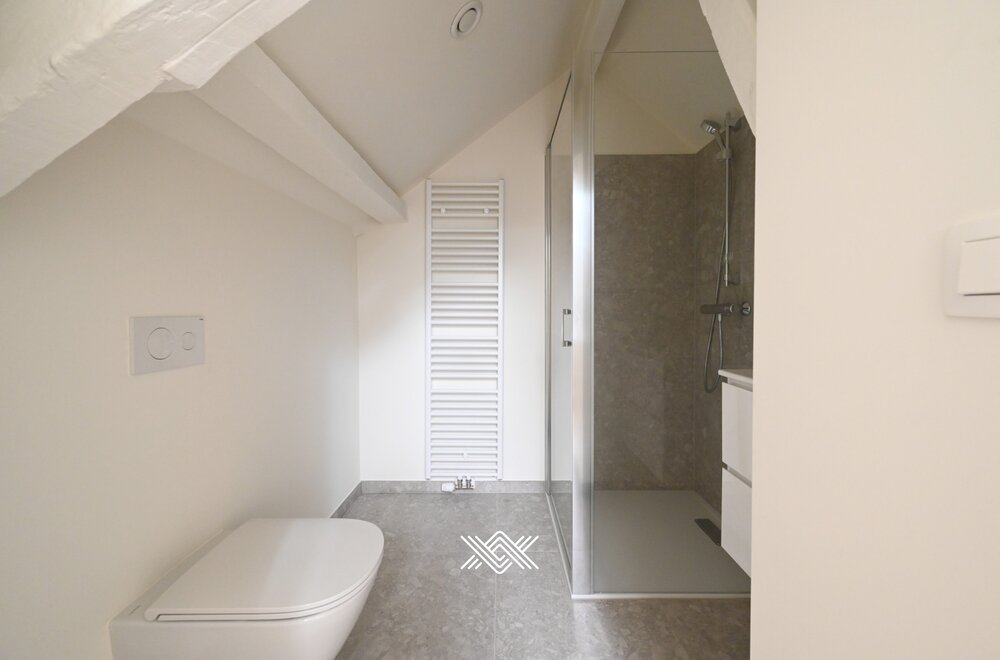 tweeslaapkamer-appartement-met-loggia-op-2e-verdieping-in-het-historische-hart-van-gent021.jpg