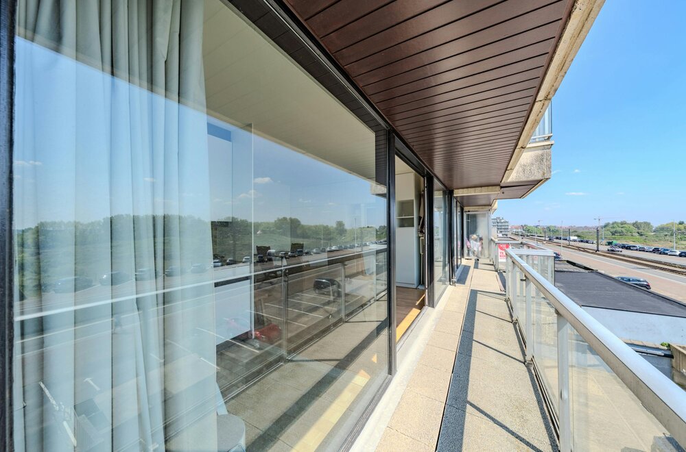 zonnige-studio-met-terras-en-open-zicht-op-het-hinterland-012.jpg