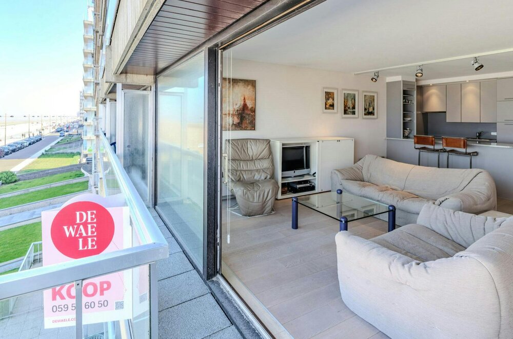 doorloopappartement-met-frontaal-zeezicht-op-toplocatie-003.jpg