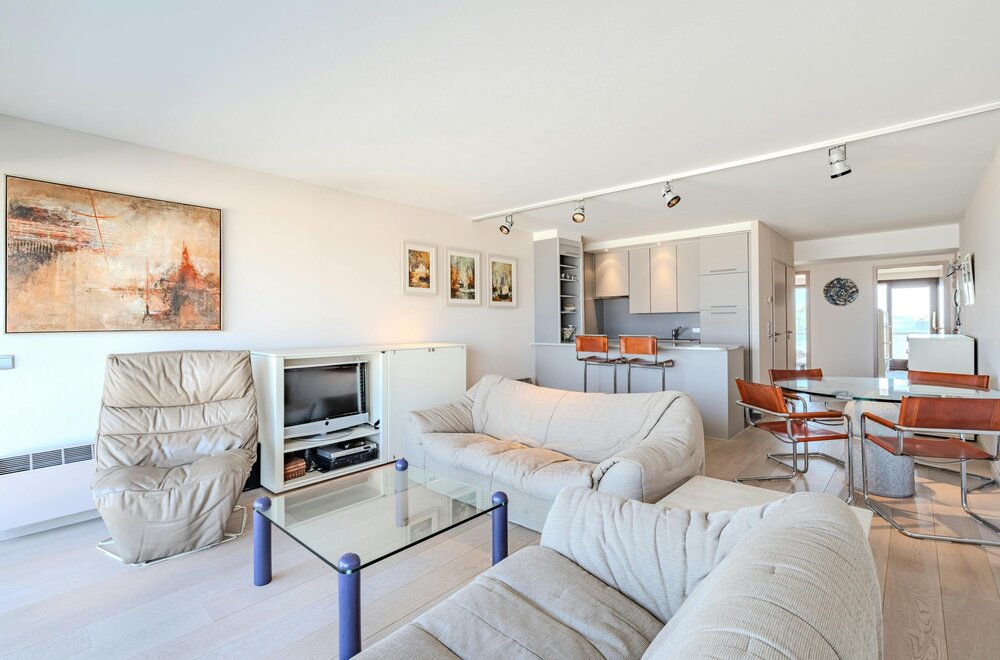 doorloopappartement-met-frontaal-zeezicht-op-toplocatie-004.jpg