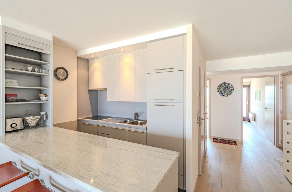 doorloopappartement-met-frontaal-zeezicht-op-toplocatie-005.jpg