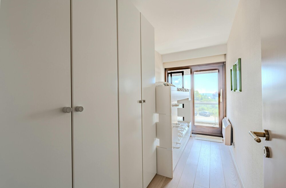 doorloopappartement-met-frontaal-zeezicht-op-toplocatie-010.jpg