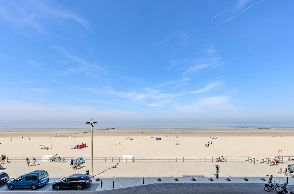 doorloopappartement-met-frontaal-zeezicht-op-toplocatie-018.jpg