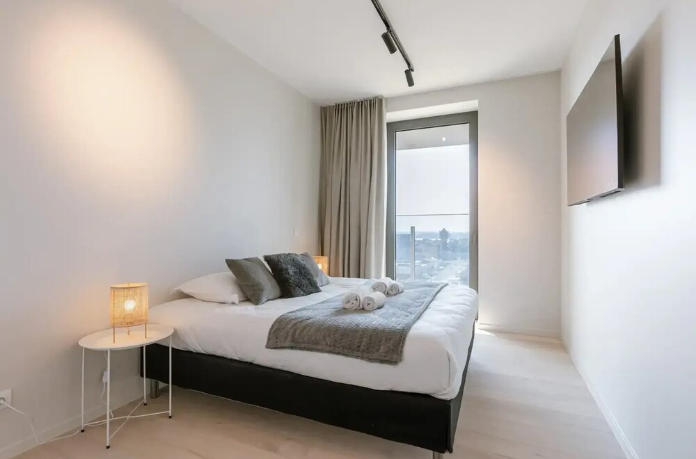 luxe-appartement-met-zwembad-en-zeezicht-op-de-oosteroever011.jpg