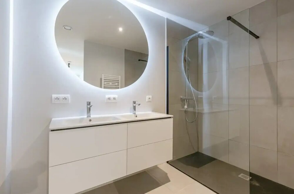 luxe-appartement-met-zwembad-en-zeezicht-op-de-oosteroever016.jpg