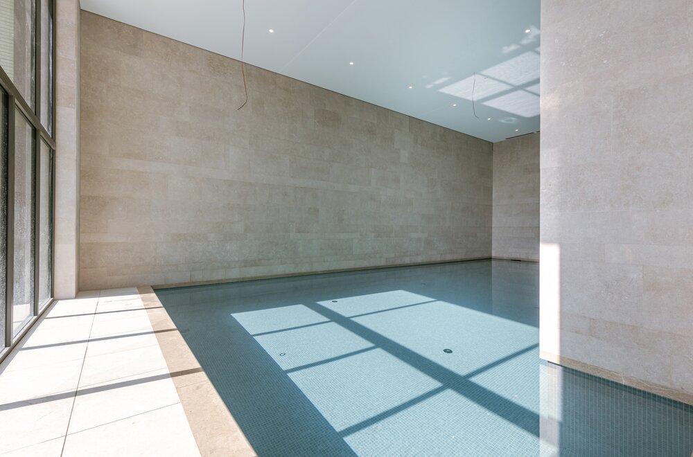 luxe-appartement-met-zwembad-en-zeezicht-op-de-oosteroever020.jpg