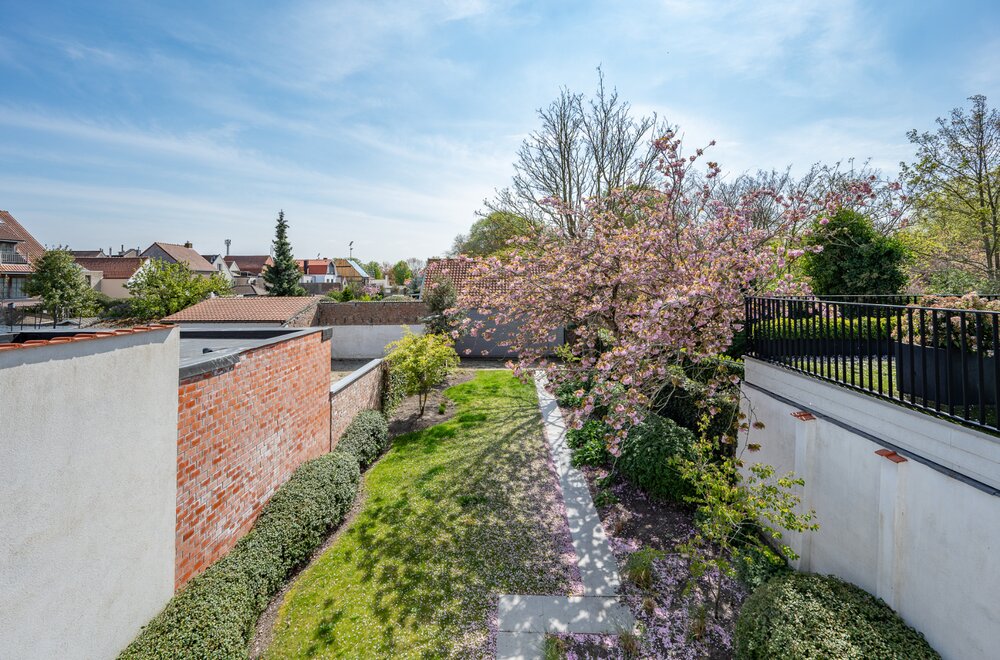 recent-gerenoveerde-woning-met-4-slaapkamers-en-perfect-geori-nteerde-tuin036.jpg