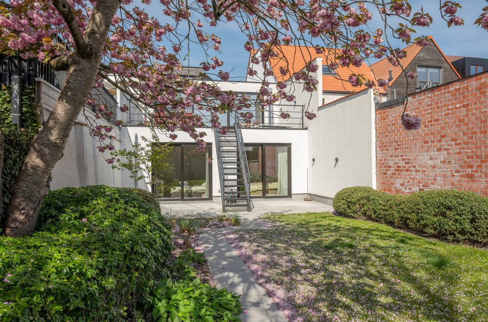 recent-gerenoveerde-woning-met-4-slaapkamers-en-perfect-geori-nteerde-tuin038.jpg