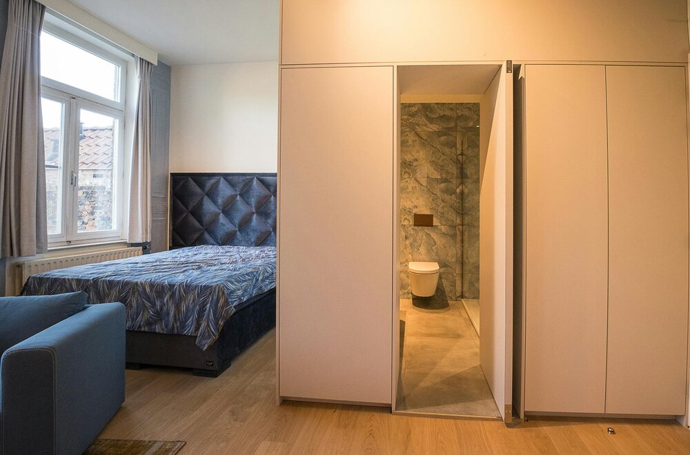 luxueuze-opbrengsteigendom-te-koop-met-8-entiteiten-te-brugge002.jpg