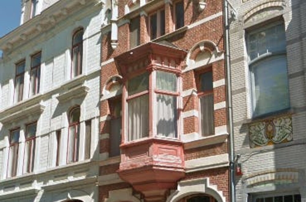 luxueuze-opbrengsteigendom-te-koop-met-8-entiteiten-te-brugge015.jpg